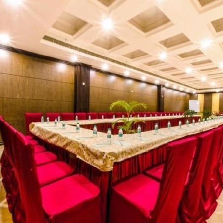 Hotel Atithi Гувахати Экстерьер фото