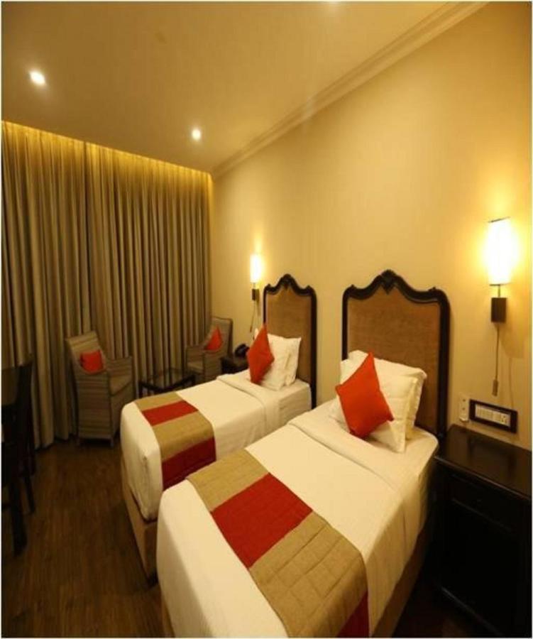 Hotel Atithi Гувахати Экстерьер фото