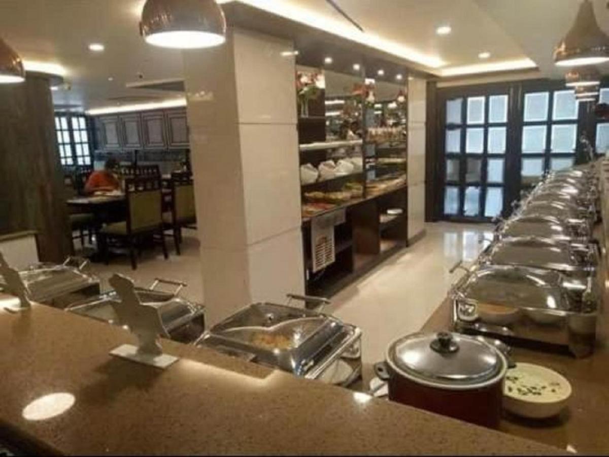 Hotel Atithi Гувахати Экстерьер фото