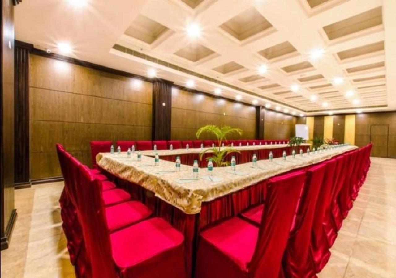 Hotel Atithi Гувахати Экстерьер фото