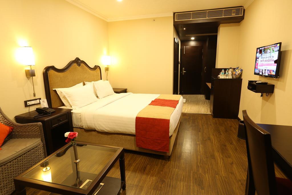 Hotel Atithi Гувахати Экстерьер фото