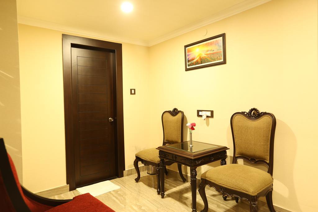 Hotel Atithi Гувахати Экстерьер фото