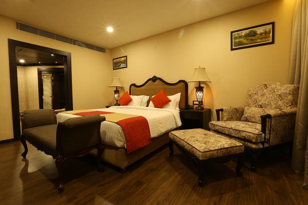 Hotel Atithi Гувахати Экстерьер фото