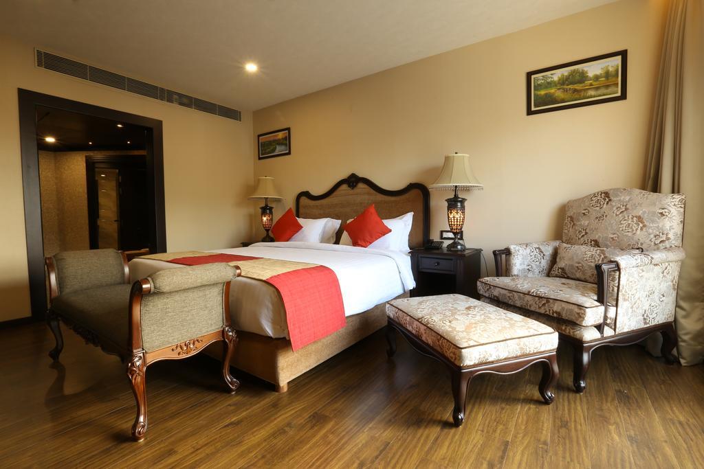 Hotel Atithi Гувахати Экстерьер фото