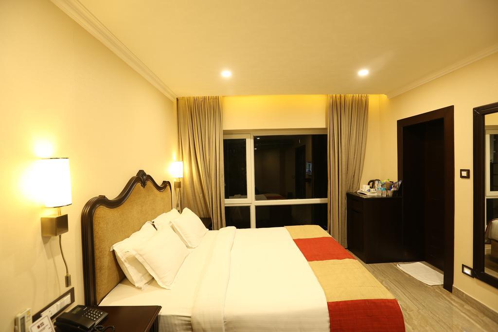 Hotel Atithi Гувахати Экстерьер фото