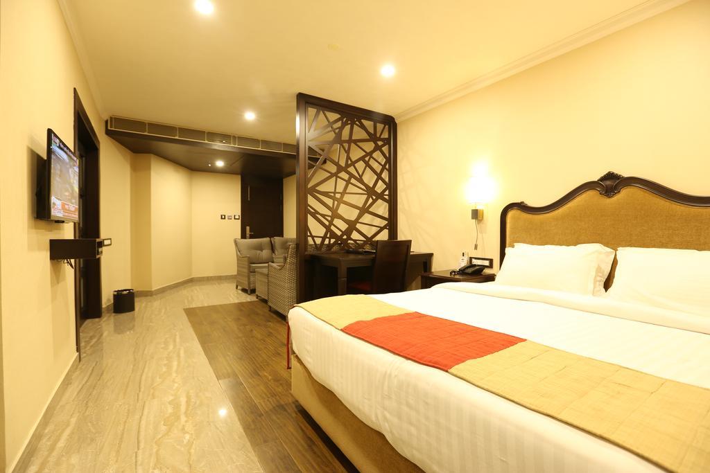 Hotel Atithi Гувахати Экстерьер фото