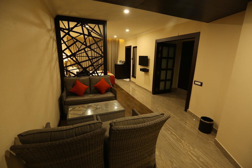 Hotel Atithi Гувахати Экстерьер фото