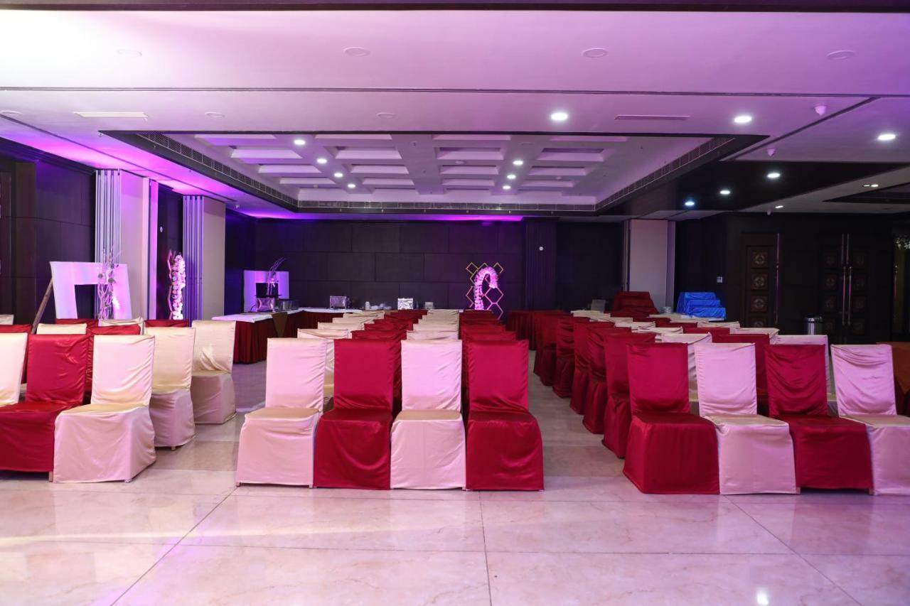 Hotel Atithi Гувахати Экстерьер фото