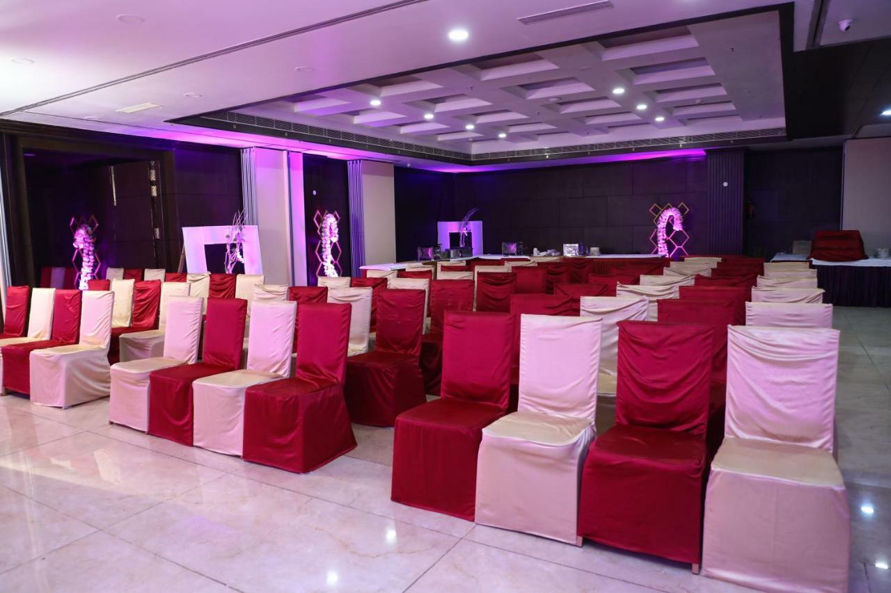 Hotel Atithi Гувахати Экстерьер фото